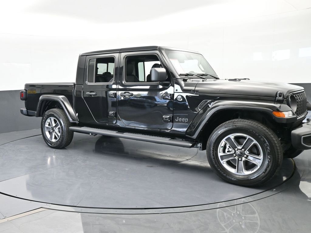 Used 2024 Jeep Gladiator Sport w/ Premium Package image 8
