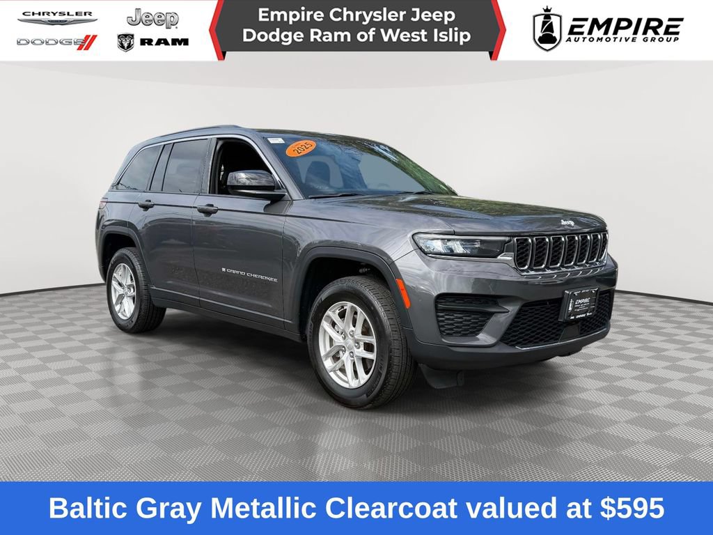 Certified 2025 Jeep Grand Cherokee Laredo AWD/4WD image 1