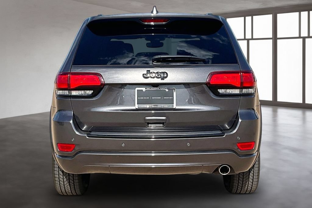 Used 2018 Jeep Grand Cherokee Altitude RWD image 4