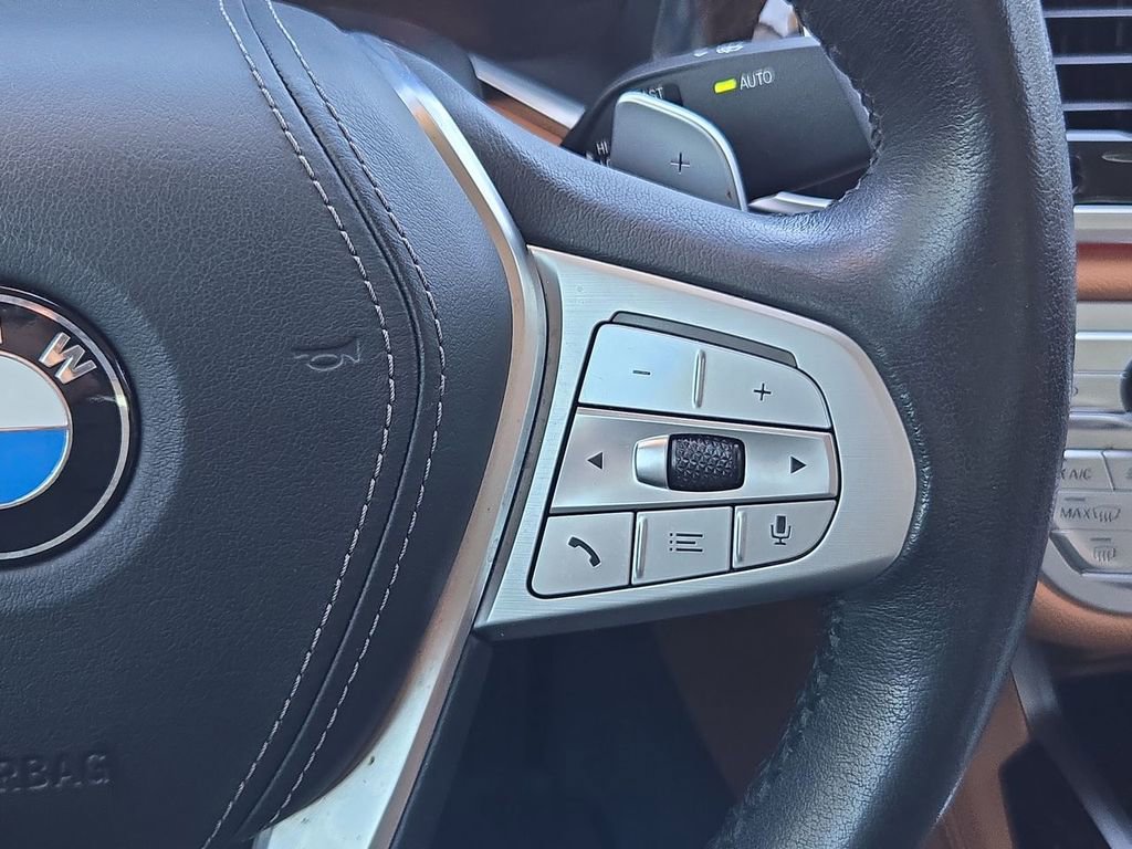 Used 2022 BMW 750i xDrive image 23