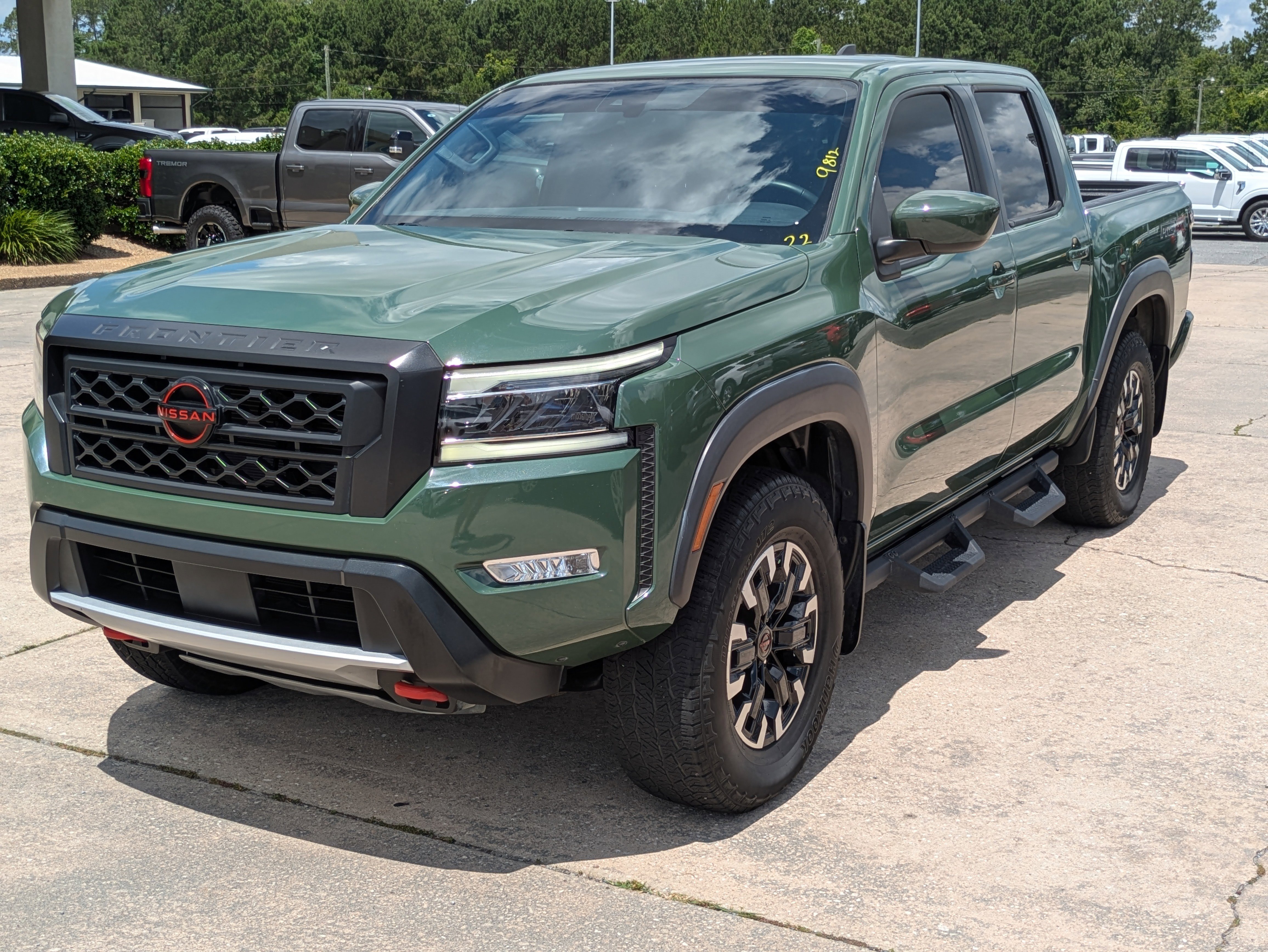 Used 2022 Nissan Frontier PRO-4X w/ Technology Package image 3