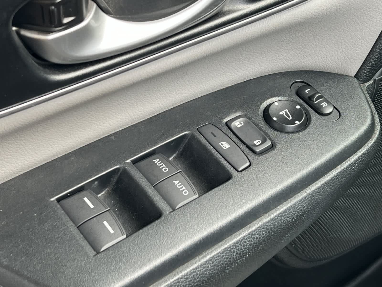 Used 2017 Honda CR-V EX-L image 14