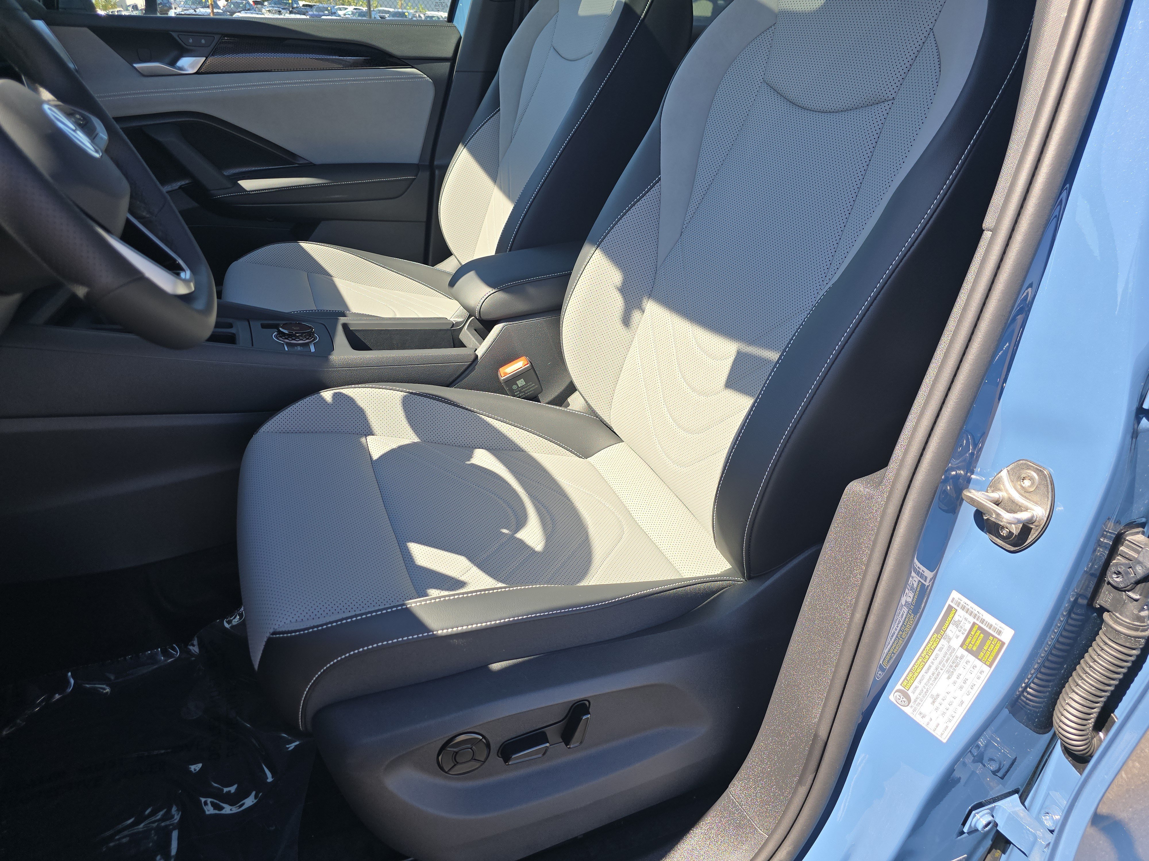 New 2026 Volkswagen Tiguan SE R-Line AWD/4WD image 21