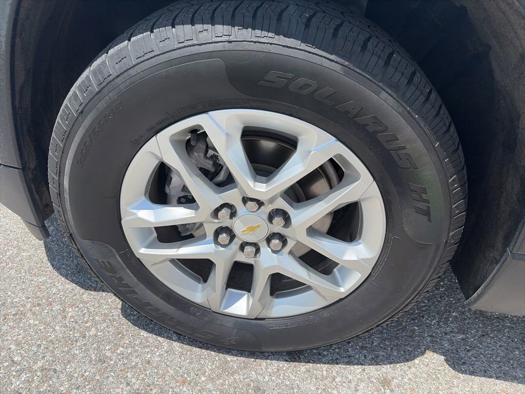 Used 2021 Chevrolet Traverse LS FWD image 11