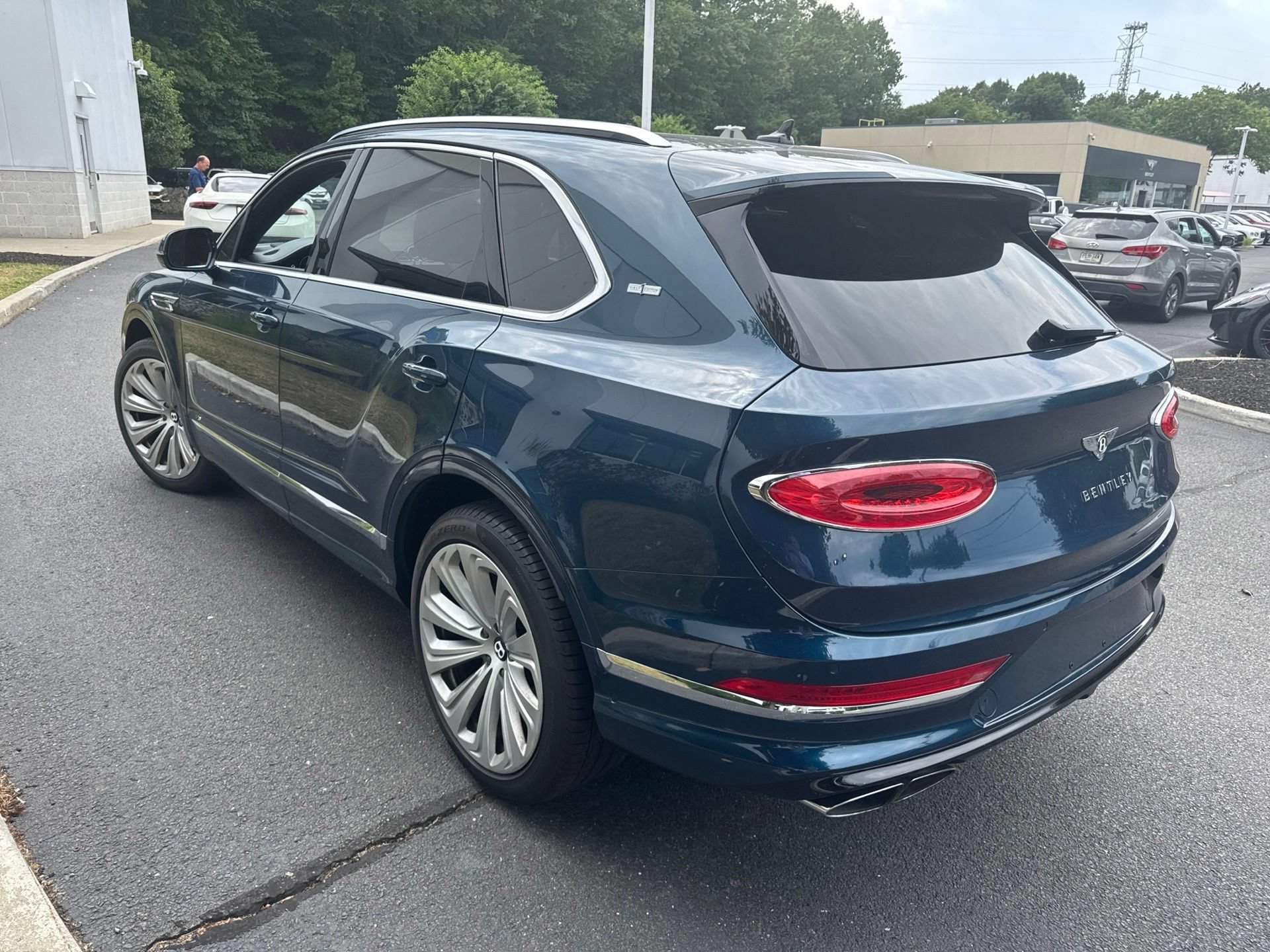 Certified 2021 Bentley Bentayga AWD/4WD image 4