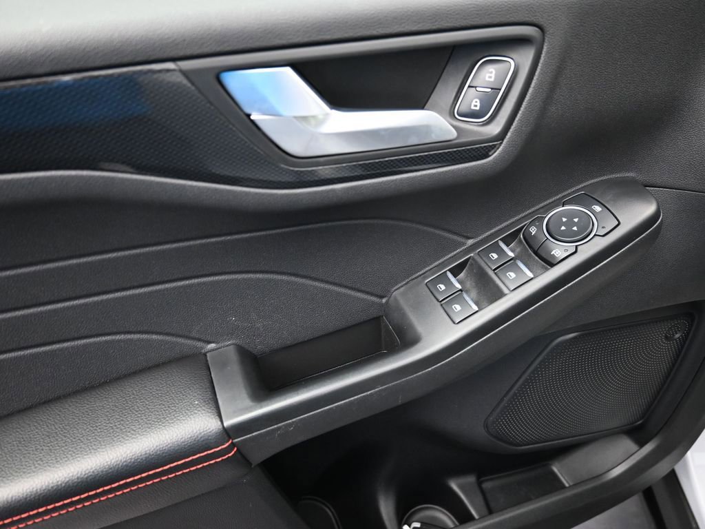 Used 2025 Ford Escape ST-Line image 10