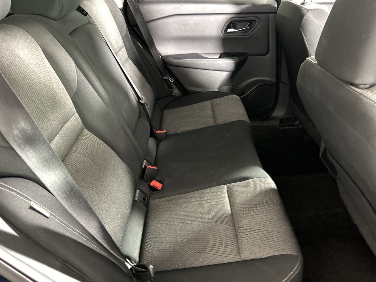 Used 2025 Nissan Rogue SV image 24