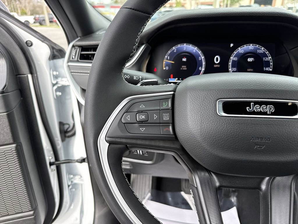 New 2026 Jeep Grand Cherokee Laredo image 14