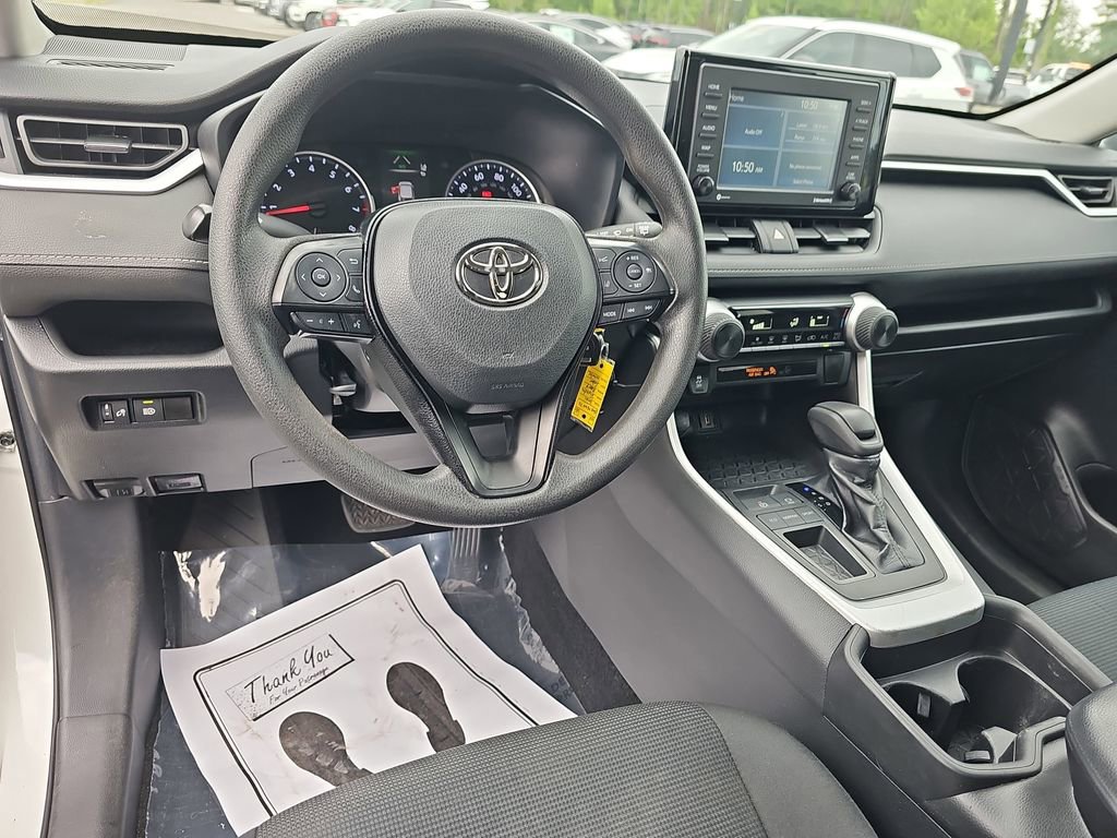 Used 2021 Toyota RAV4 LE FWD image 20