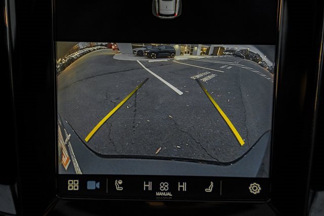 Used 2023 Volvo V60 B5 Cross Country Plus image 40