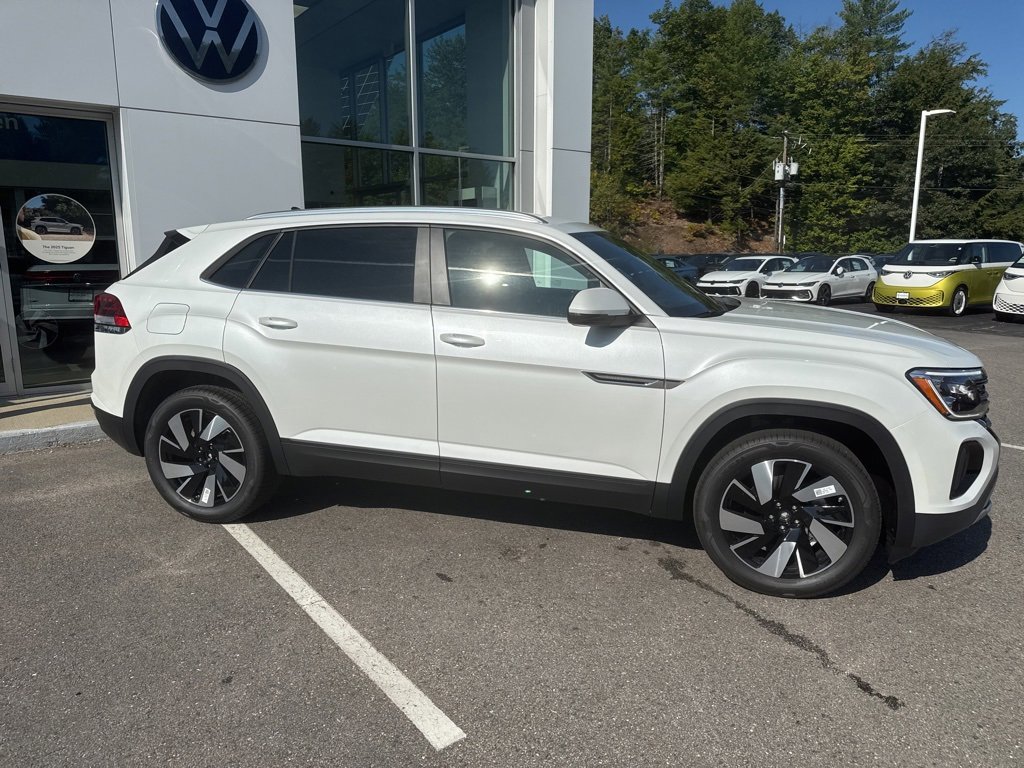 New 2026 Volkswagen Atlas Cross Sport SE image 13