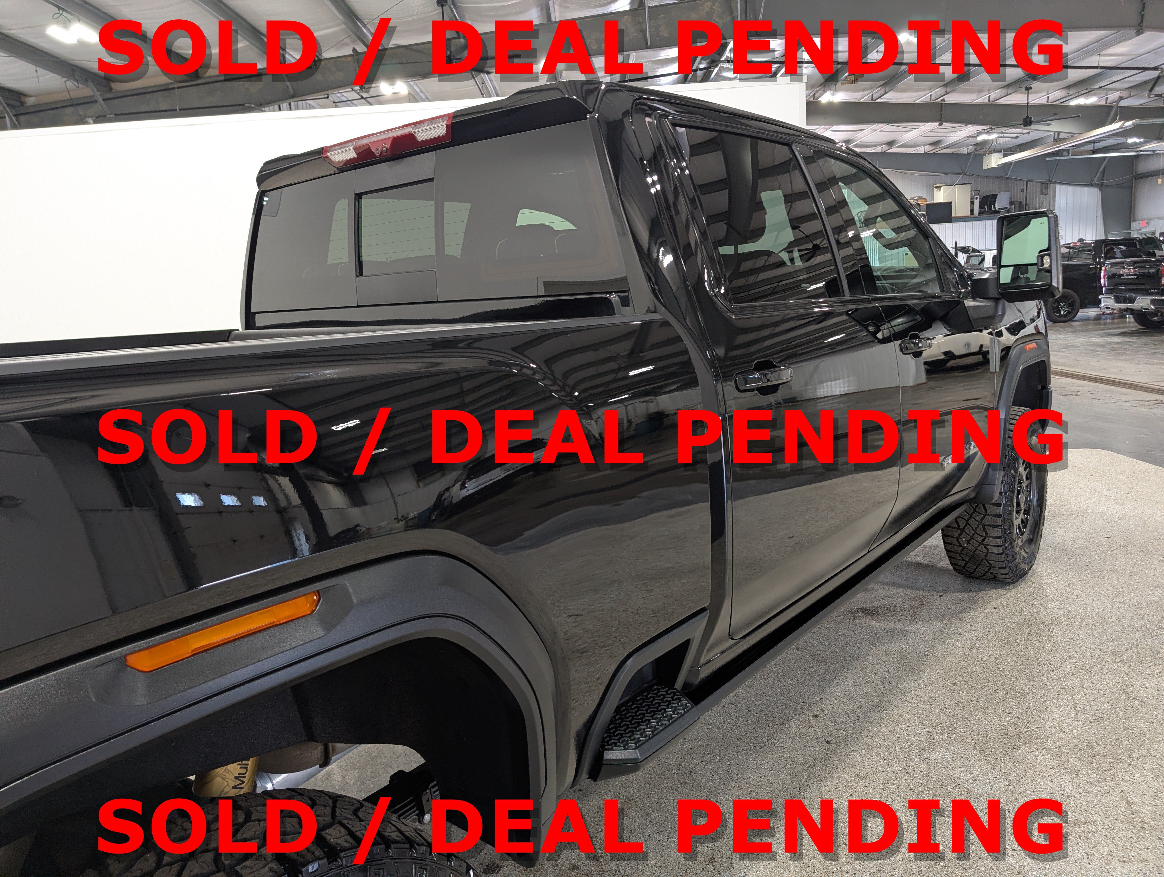 Used 2025 GMC Sierra 2500 AT4X w/ AT4X AEV Edition AWD/4WD image 3