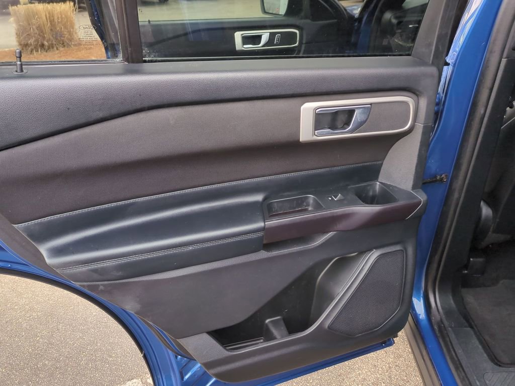 Used 2020 Ford Explorer XLT image 25
