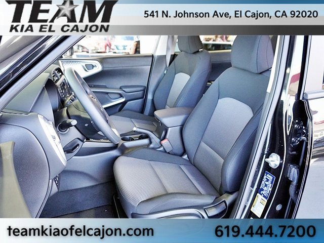 Used 2025 Kia Soul LX image 15