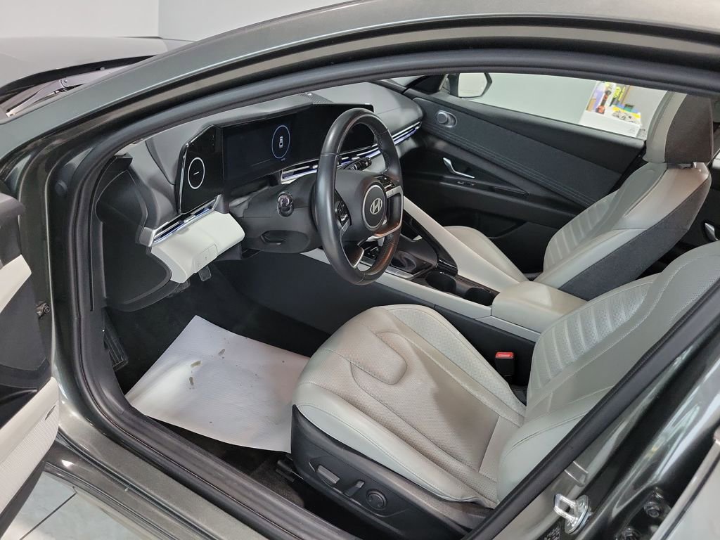Used 2024 Hyundai Elantra Limited image 26