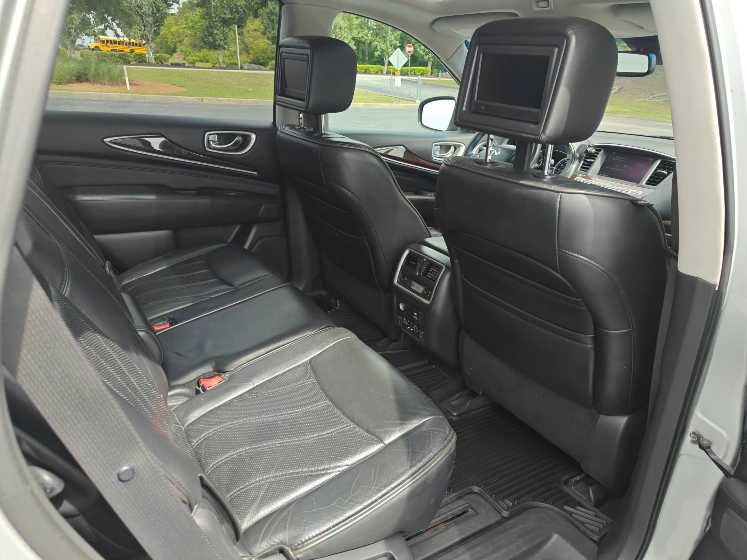 Used 2013 INFINITI JX35 AWD w/ Premium Pkg image 14