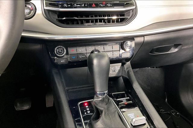 Used 2023 Jeep Compass Limited w/ Elite Group AWD/4WD image 8
