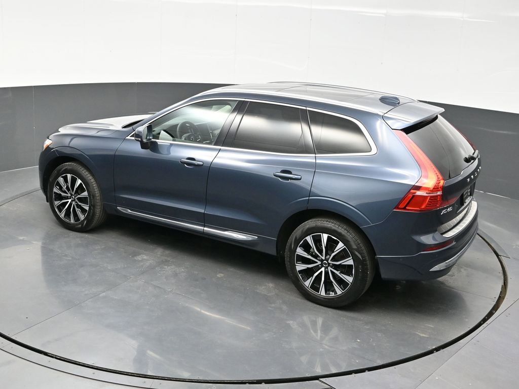 Used 2023 Volvo XC60 B5 Plus image 36
