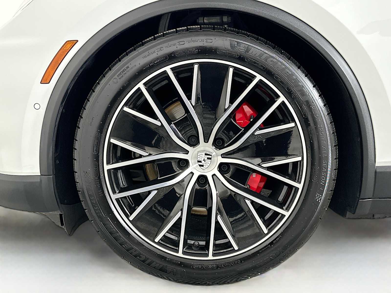 Certified 2025 Porsche Macan 4S Electric image 31