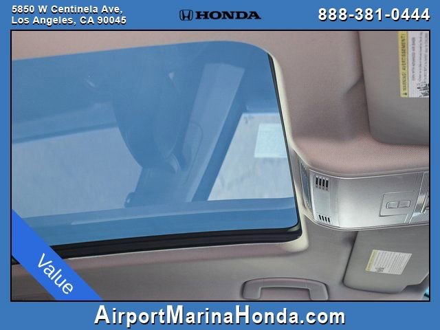 Used 2019 Volkswagen Tiguan SE w/ Panoramic Sunroof Package image 6