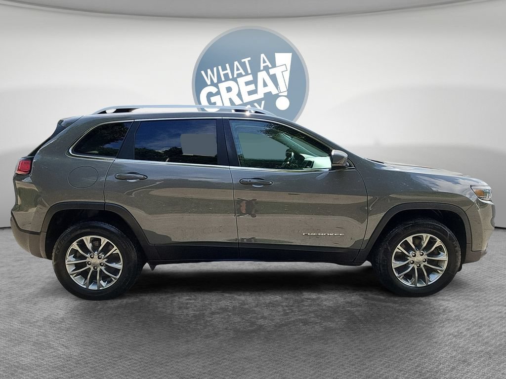 Used 2020 Jeep Cherokee Latitude Plus w/ Cold Weather Group AWD/4WD image 2