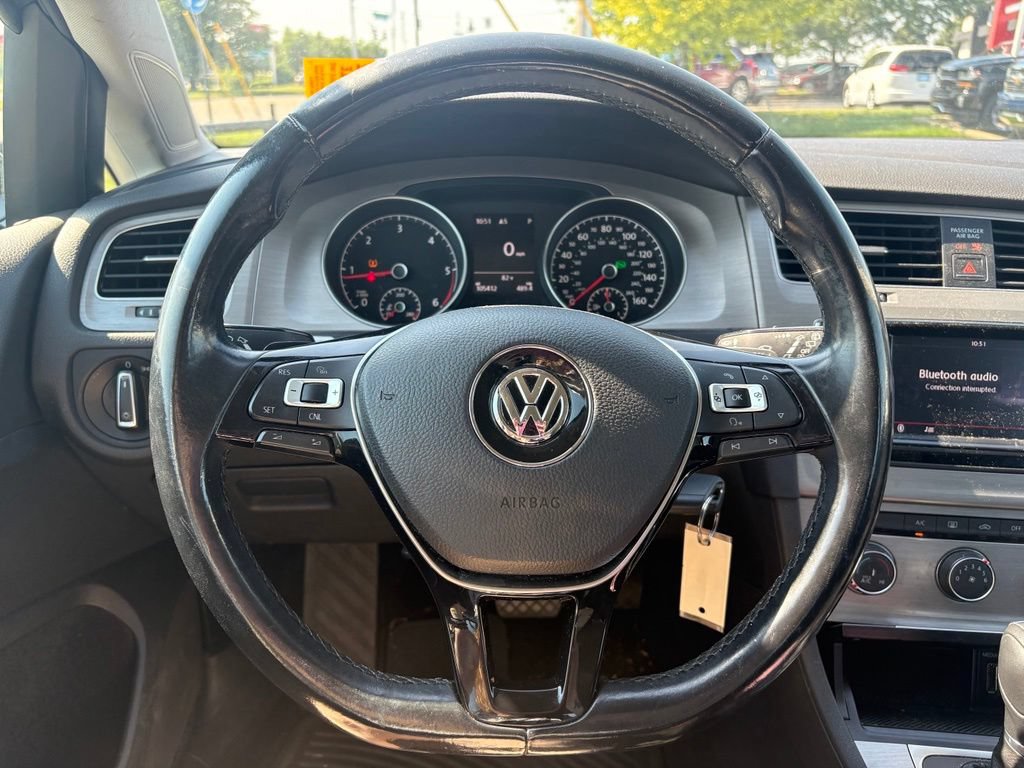 Used 2015 Volkswagen Golf TDI S FWD image 10