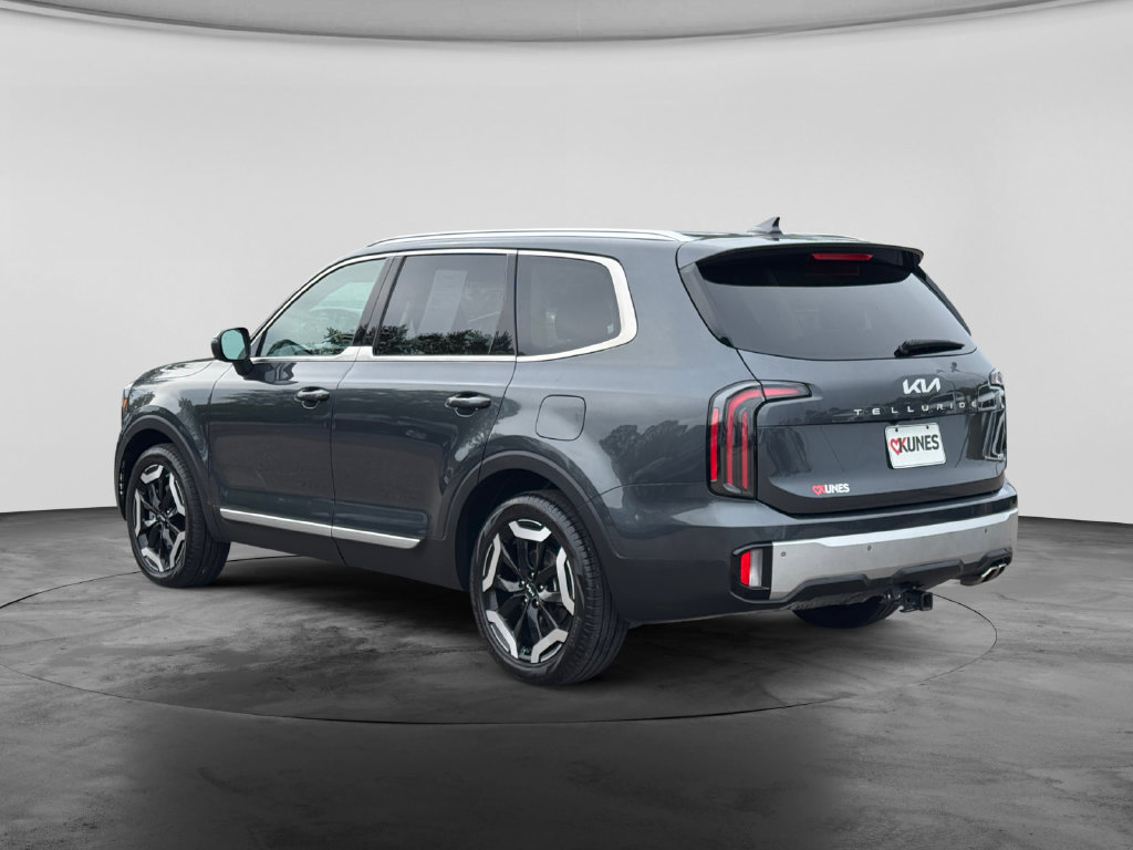 Used 2024 Kia Telluride EX w/ EX Captain's Chair Package AWD/4WD image 7
