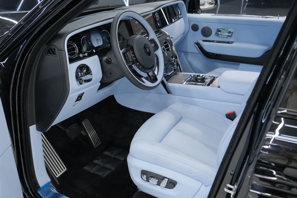 Used 2026 Rolls-Royce Cullinan image 59