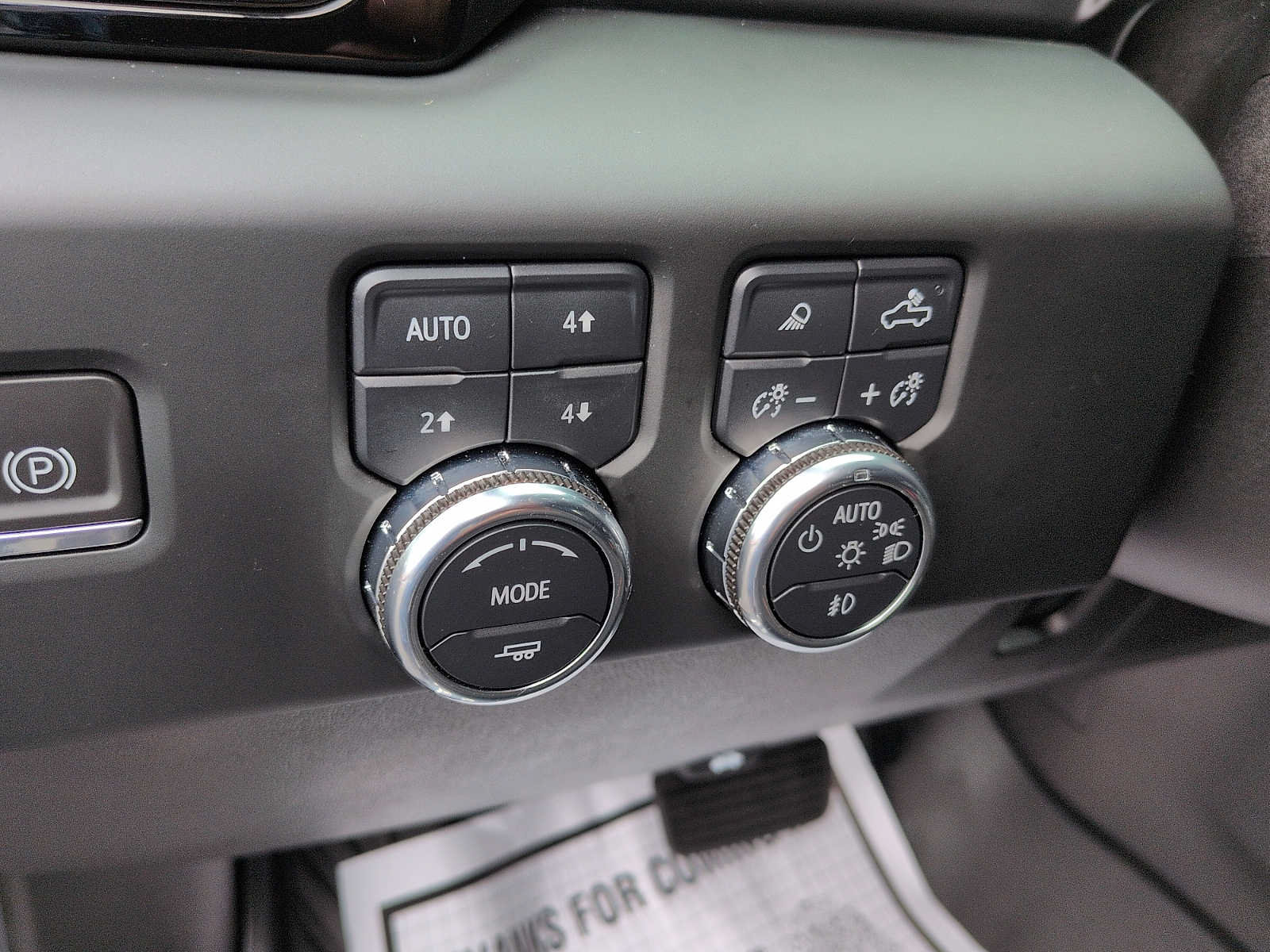 Used 2024 GMC Sierra 2500 AT4 w/ AT4 Premium Plus Package AWD/4WD image 18