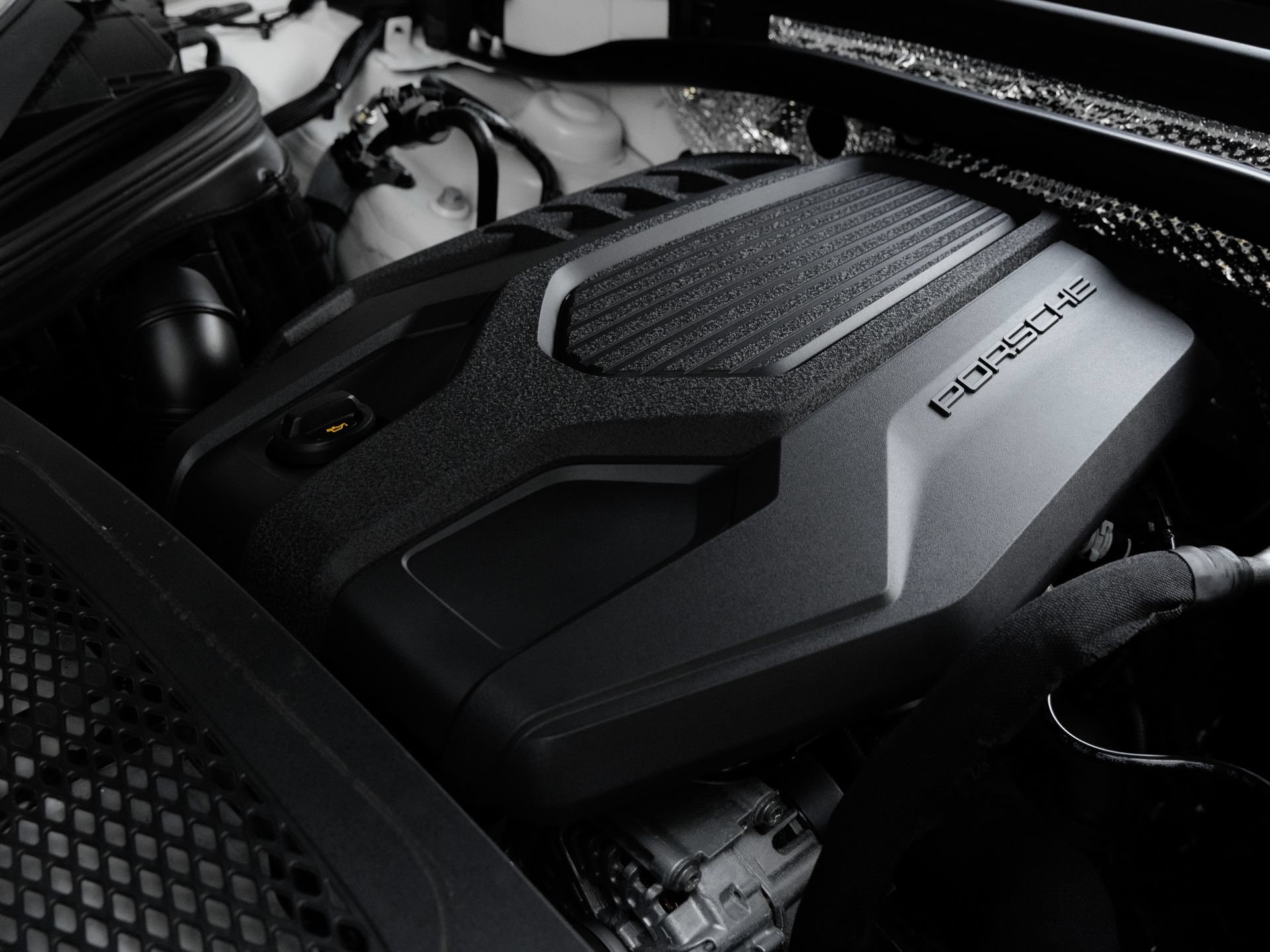 Certified 2026 Porsche Macan AWD/4WD image 42