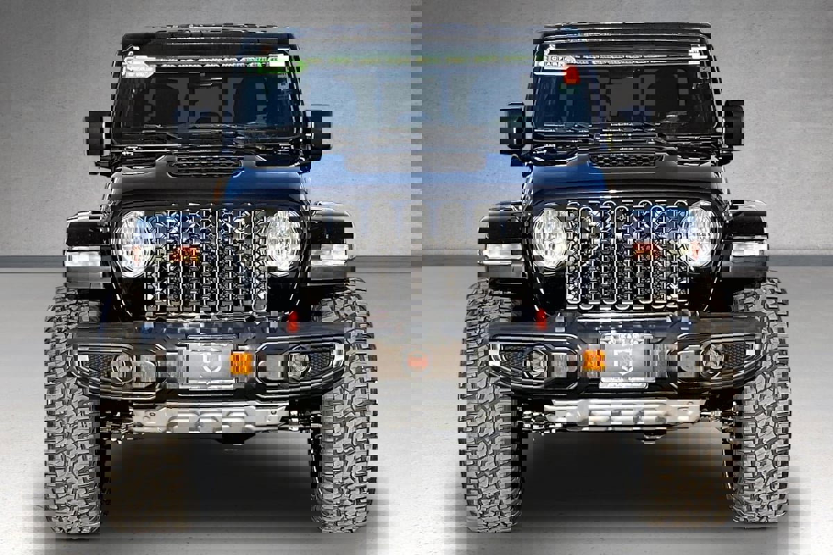 Used 2022 Jeep Gladiator Mojave w/ Trailer Tow Package image 3