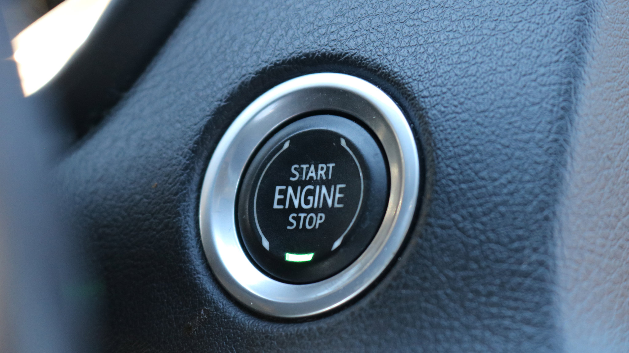 Used 2021 Cadillac XT4 Luxury w/ Cold Weather Package image 29