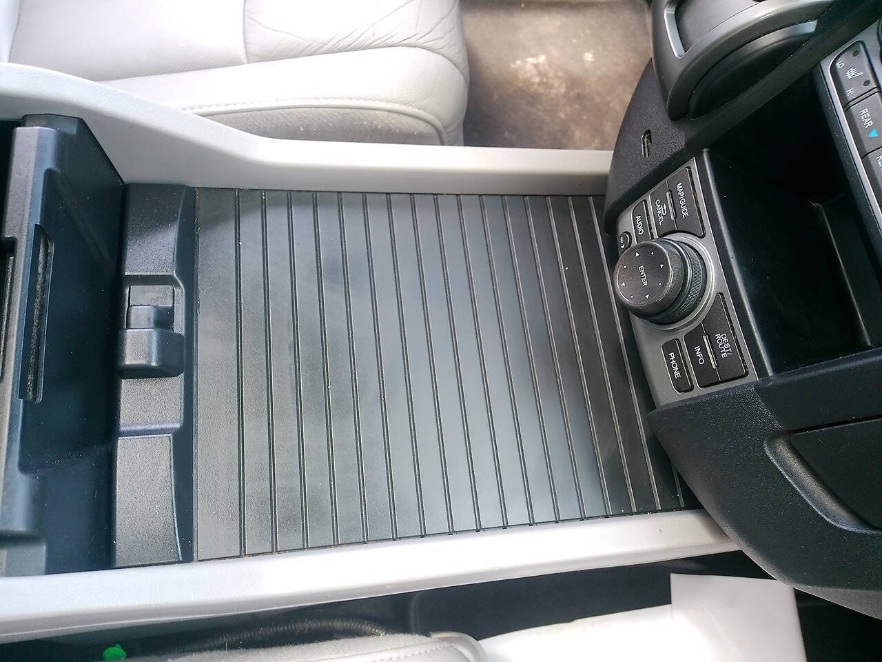 Used 2012 Honda Pilot Touring image 39