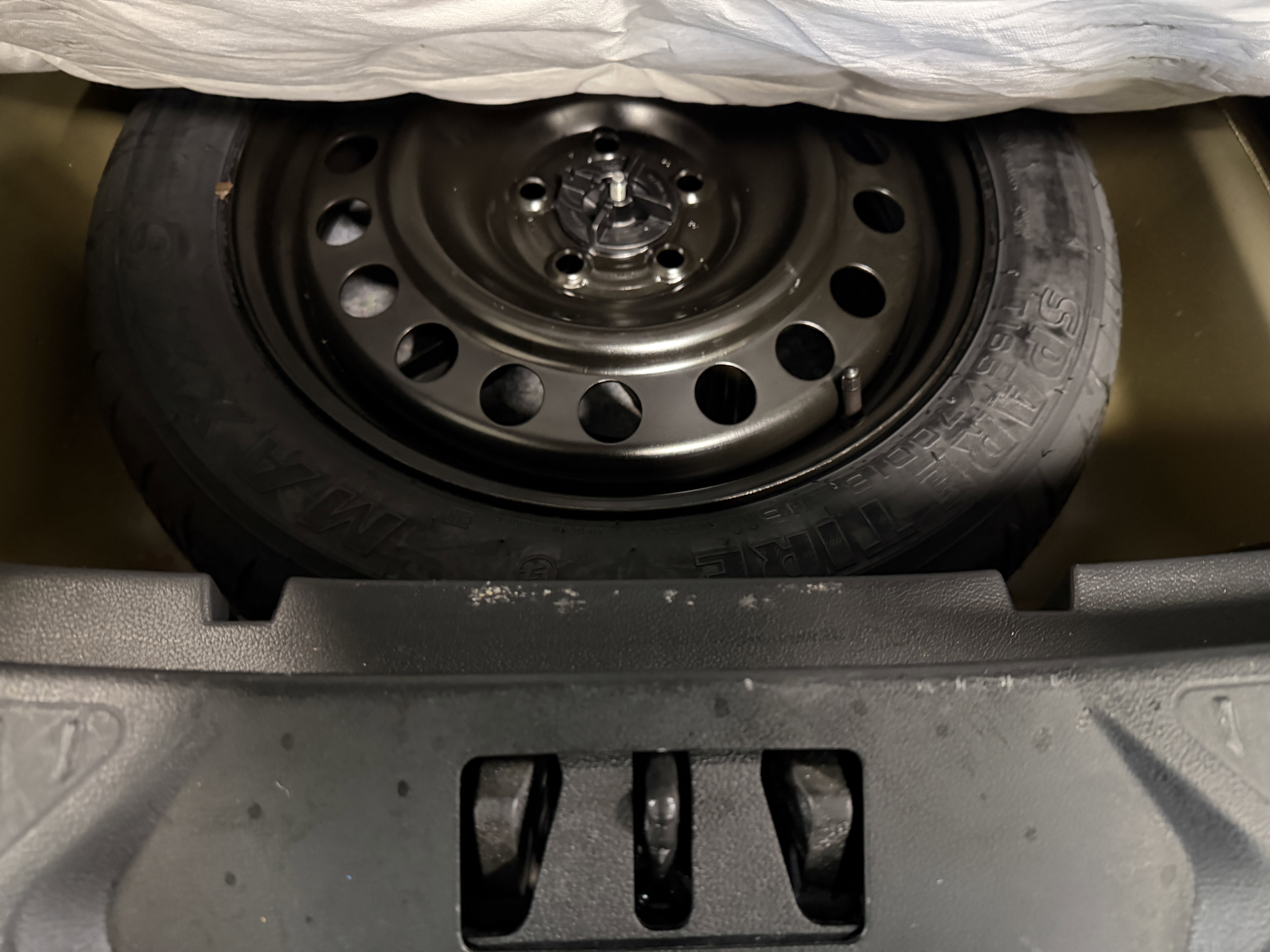 Used 2023 Ford Explorer XLT w/ Equipment Group 202A image 30