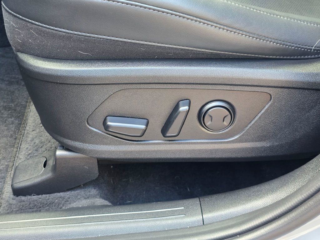 Used 2023 Kia Sorento S w/ Panoramic Sunroof Package AWD/4WD image 15