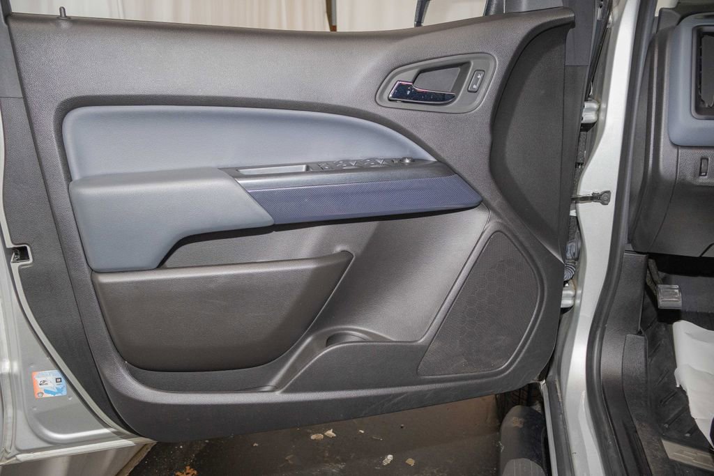 Used 2019 Chevrolet Colorado Z71 AWD/4WD image 11