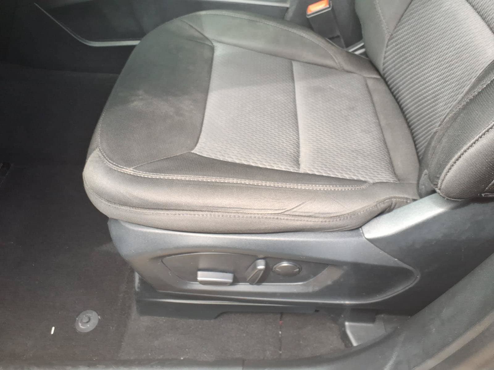 Used 2024 Ford Explorer XLT RWD image 16