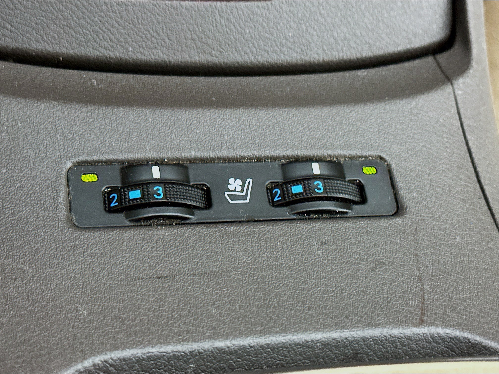 Used 2011 Lexus ES 350 FWD image 24