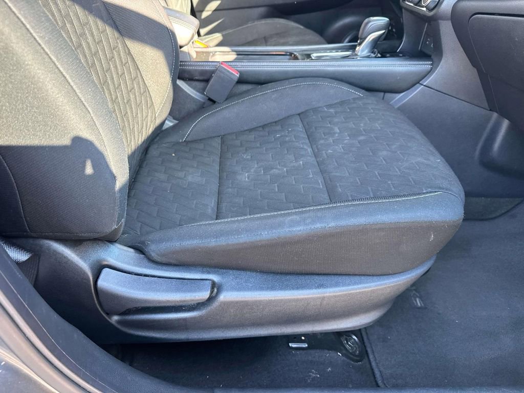 Used 2023 Nissan Kicks SV image 16