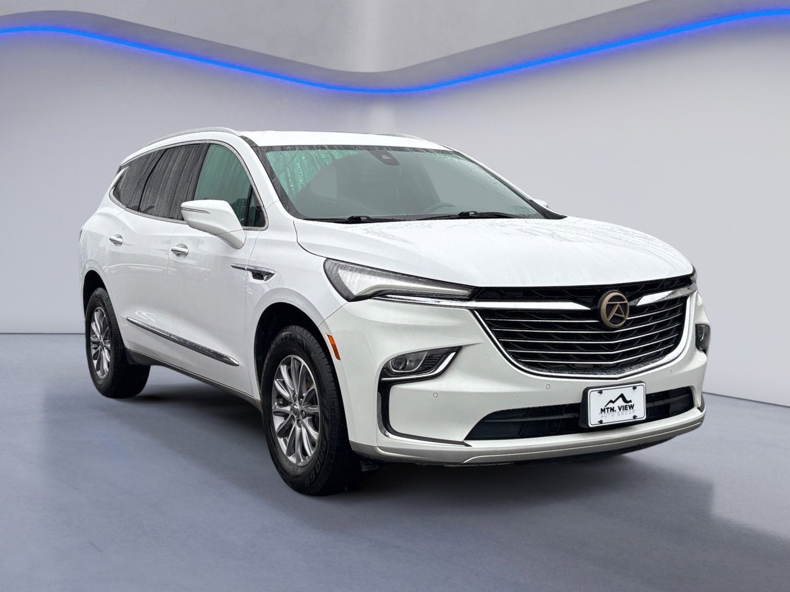 Used 2023 Buick Enclave Essence image 9