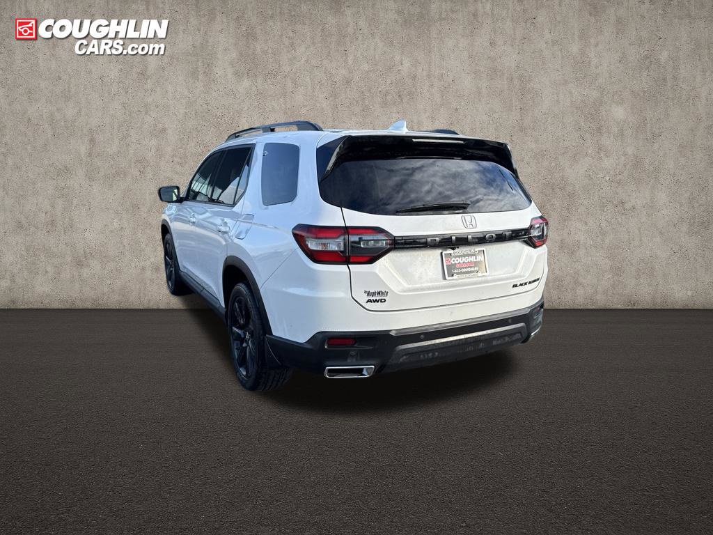 Used 2025 Honda Pilot Black Edition image 7
