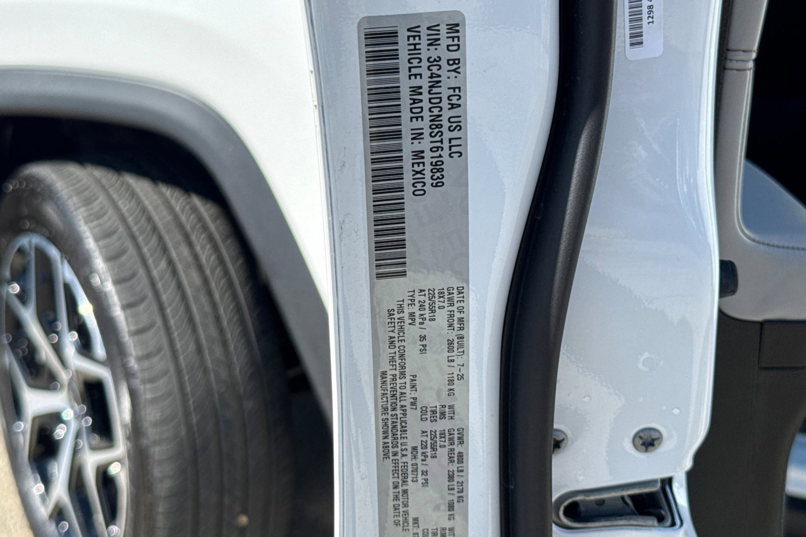 Used 2025 Jeep Compass Limited image 24