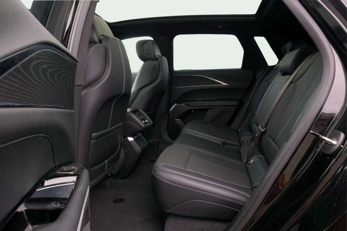 Used 2024 Cadillac Lyriq Luxury RWD image 20