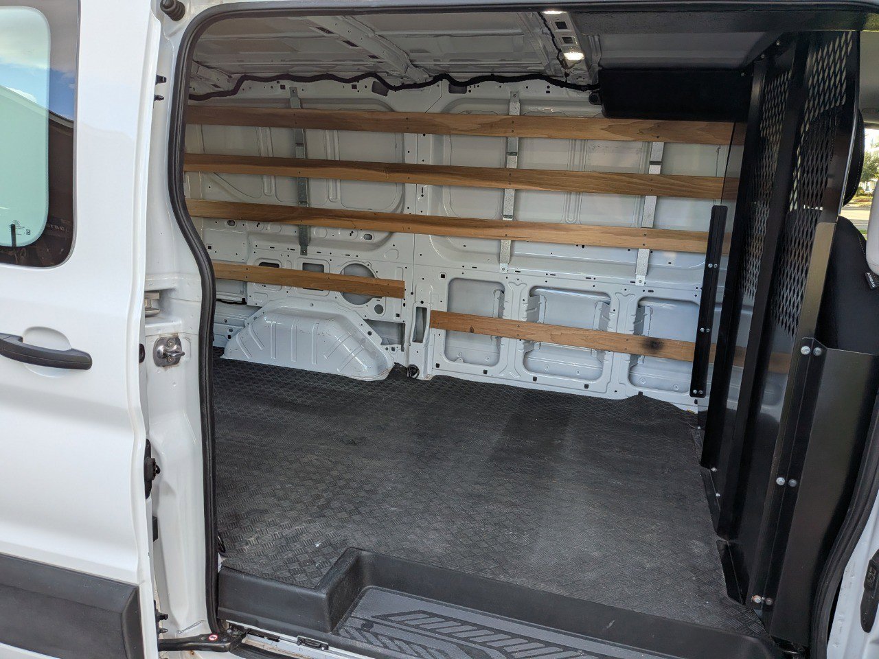 Used 2024 Ford Transit 250 Low Roof w/ Exterior Upgrade Package image 30