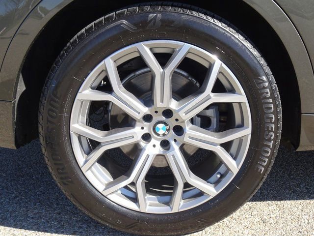 Used 2020 BMW X7 xDrive40i w/ Parking Assistance Package image 24