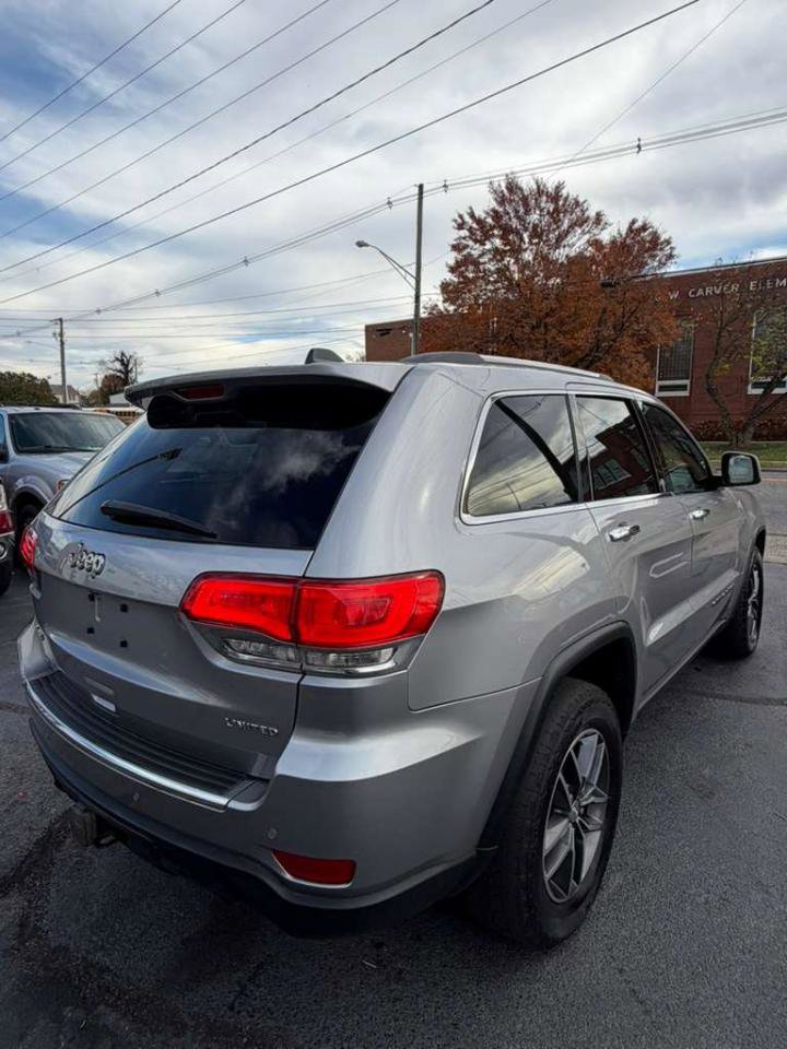 Used 2017 Jeep Grand Cherokee Limited AWD/4WD image 4