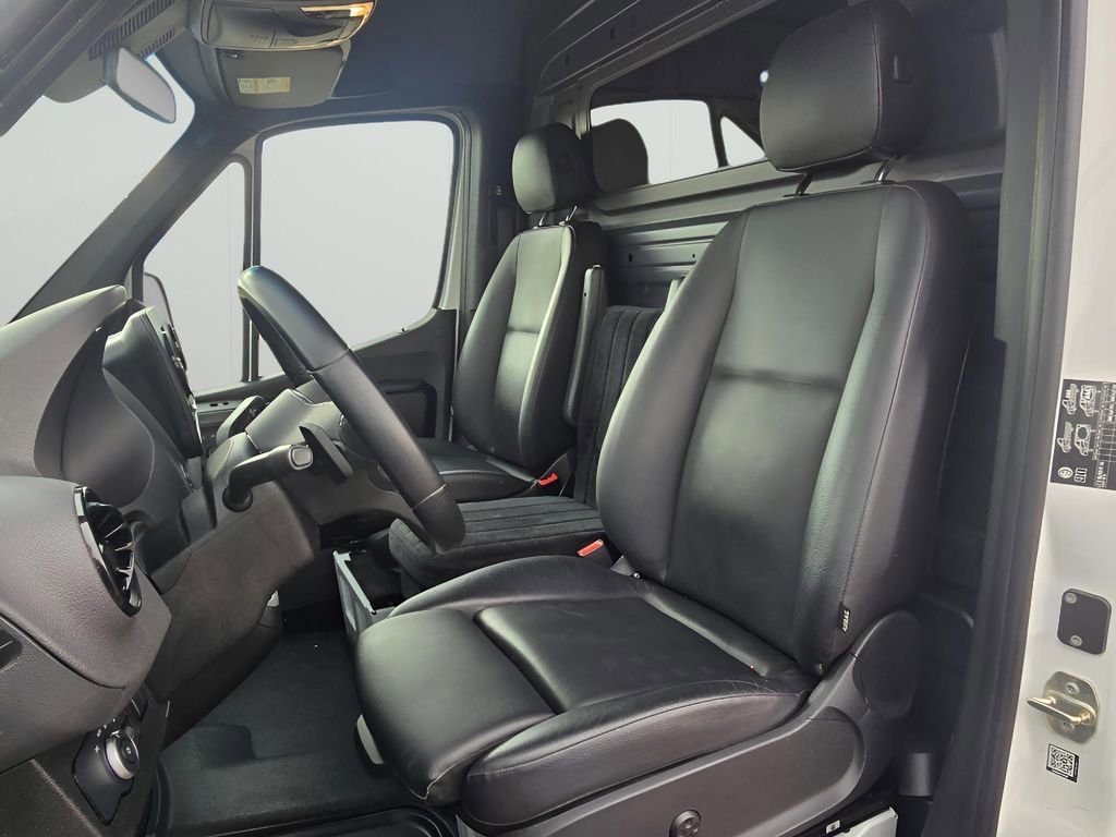 Used 2022 Mercedes-Benz Sprinter 3500 w/ Parking Package image 29