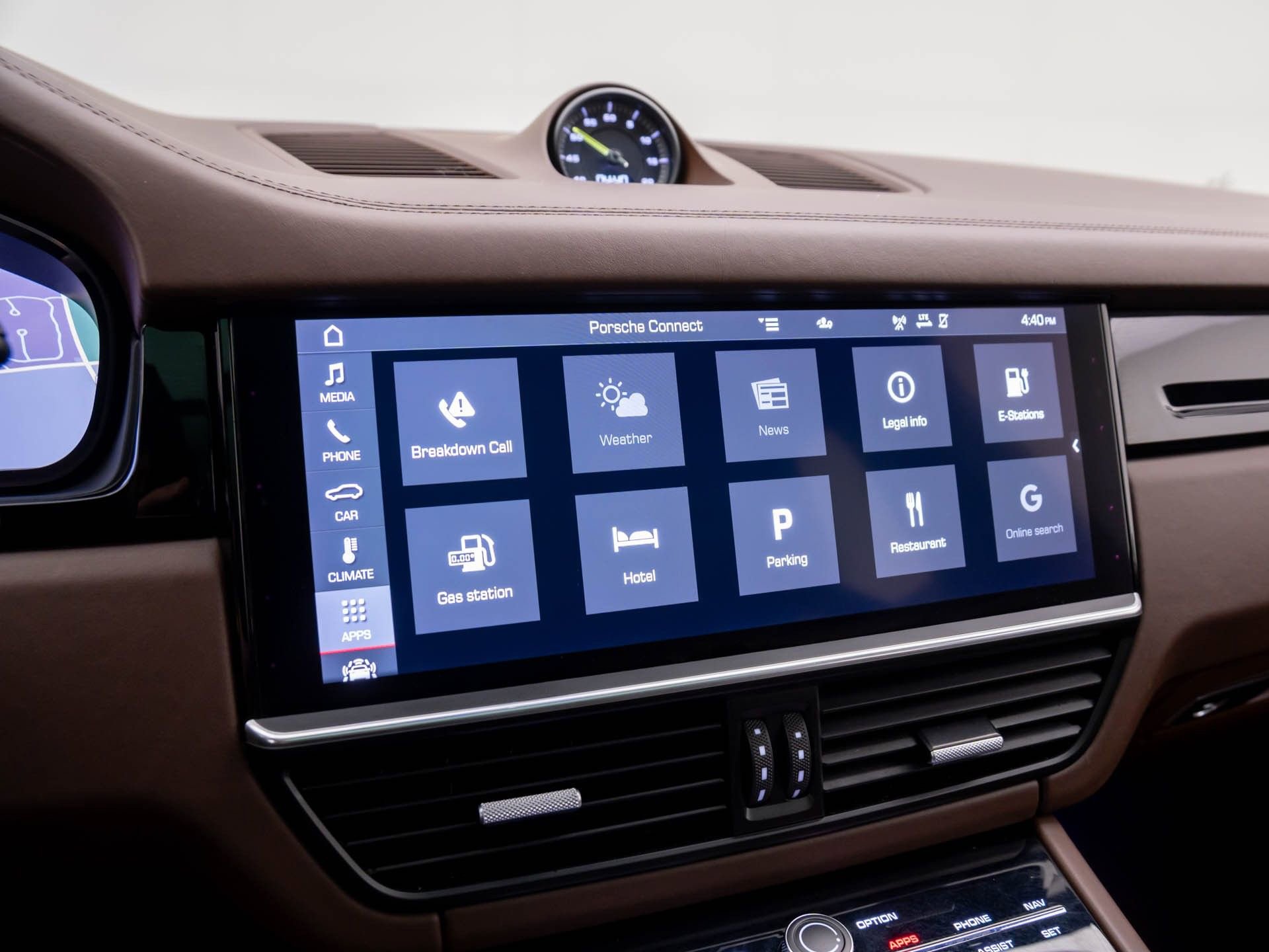 Used 2021 Porsche Cayenne Turbo S image 24