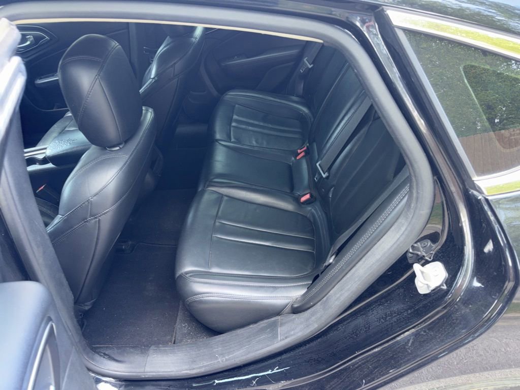 Used 2017 Chrysler 200 Limited Platinum FWD image 10