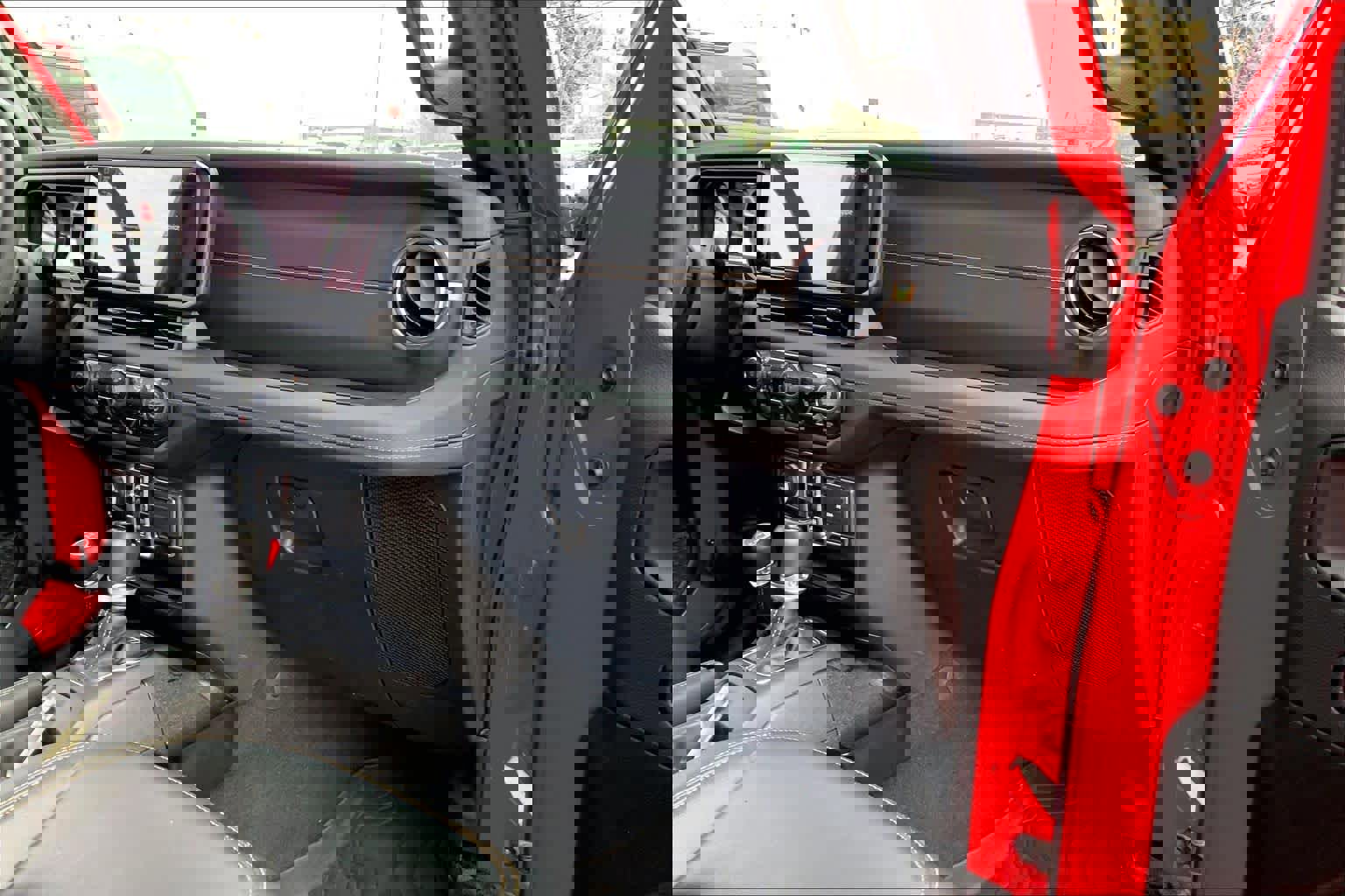 Used 2024 Jeep Wrangler Sahara w/ Safety Group image 18